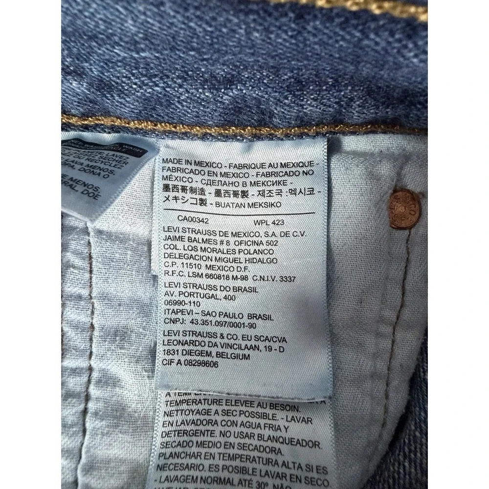 Levis 501 Jeans Men 30x32 Blue Button Fly Straight 100% Cotton Denim Medium Wash